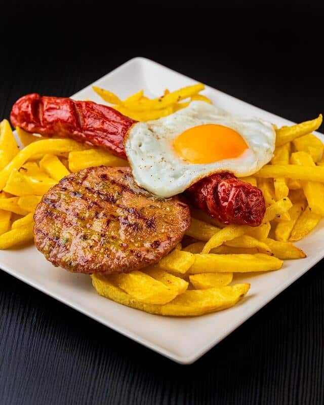 Salchipapa Completa - Imagen 1