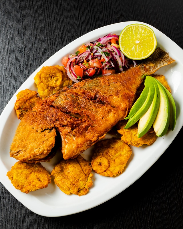 Dorada con patacones - Imagen 1