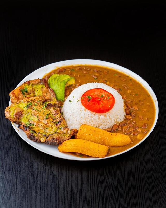 Maestra con Ternera, Pollo o Chuleta al carbon - Imagen 1